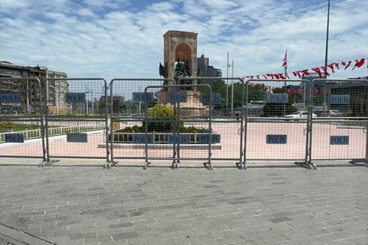 İstanbul'un iki ilçesinde bazı yollar trafiğe kapatıldı