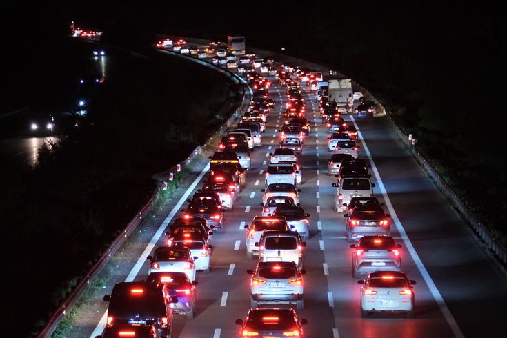 Anadolu Otoyolu Düzce geçişinde trafik durma noktasına geldi