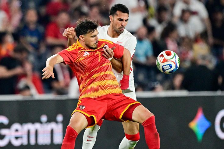 Eljif Elmas'tan transfer mesajı: İstanbul'da yaşamak istiyorum
