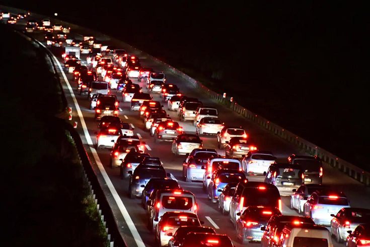 TEM Otoyolu'nda İstanbul yönü trafiğe kapatılıyor