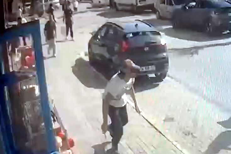 Avcılar'da çocuk kavgasına büyükler karıştı: 1 yaralı, 3 gözaltı
