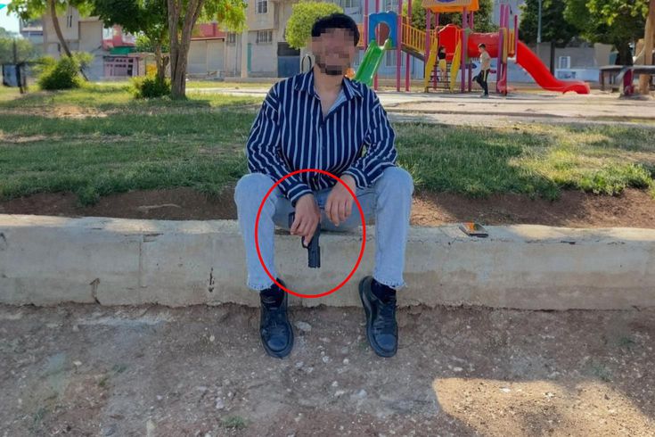 Parktaki cinayetin şüphelisi, saldırı öncesi olay yerinden silahlı fotoğraf paylaşmış