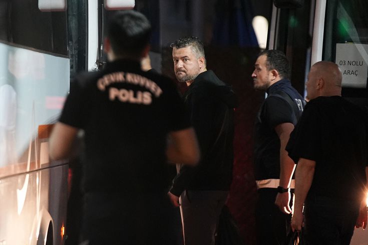 Buca Belediyesi yolsuzluk soruşturmasında 54 şüpheli adliyeye sevk edildi