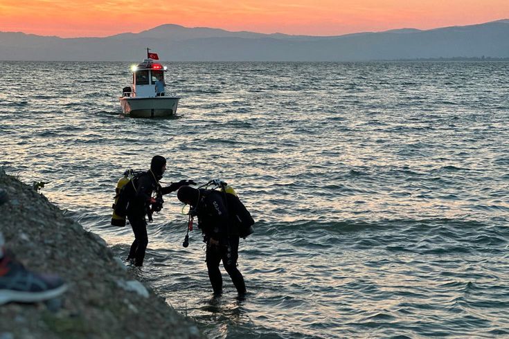 Emekli polis evladını kurtarmak isterken hayatını kaybetti
