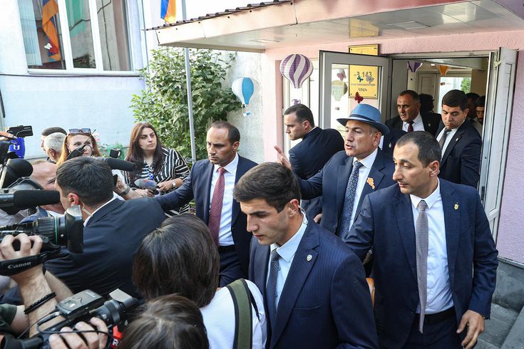 Ermenistan Başbakanı Paşinyan oyunu kullandıktan sonra Türkiye'ye mesaj verdi