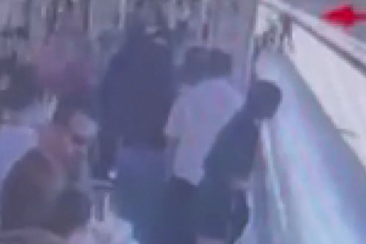 Metrobüste yan bakma kavgası! 22 yaşındaki genç bıçaklanarak öldürüldü