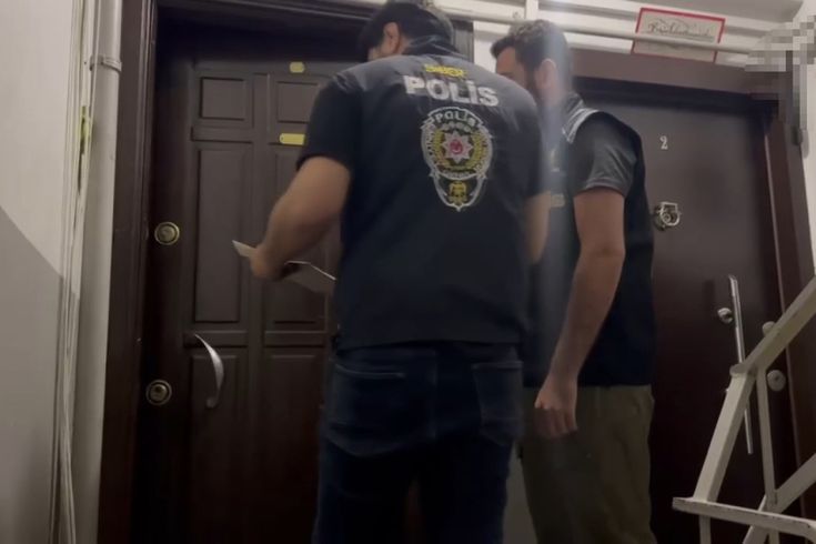 Sahte dolarları ATM'lerden sisteme sokup haksız kazanç sağlayan şebekeye operasyon: 9 gözaltı