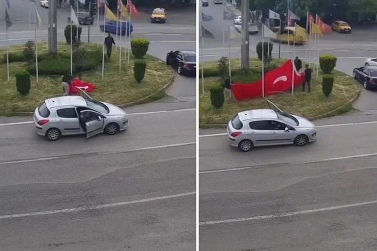 Rüzgarda ipi kopan Türk bayrağını vatandaşlar korudu
