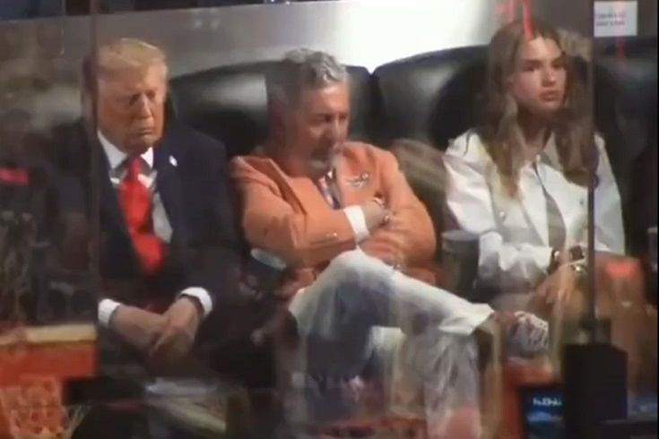 Радость Трампа от матча была недолгой! Камеры засняли всё.