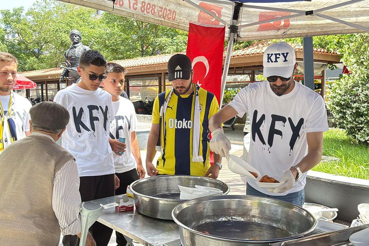 Aziz Yıldırım'ın başkanlığının şerefine harekete geçtiler