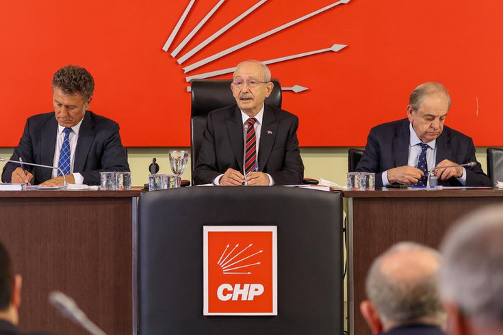 Kılıçdaroğlu geri adım atmadı! PM istifaların gölgesinde toplandı