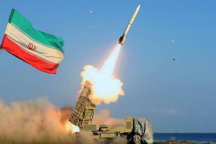Иран нанес серьезный ответный удар по США! Авиабаза Эль-Азрак в Иордании была поражена 12 баллистическими ракетами.