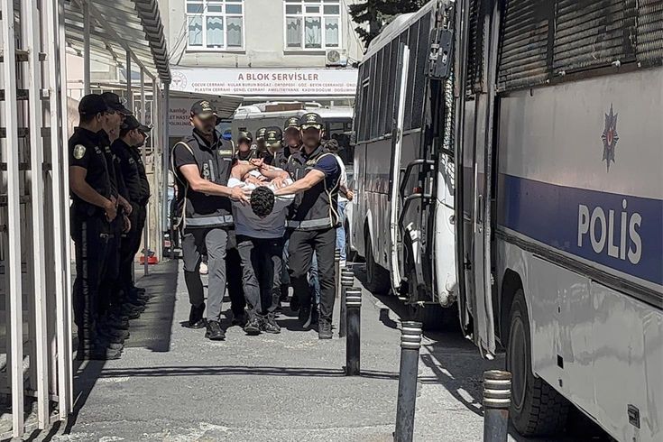 Elebaşı İtalya'da olan çeteye büyük darbe: Yakalanan 37 zanlıya tutuklama talebi