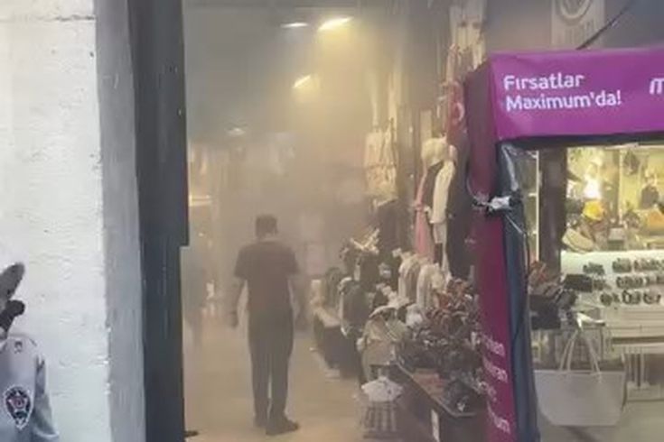 Kapalıçarşı'da korkutan yangın! Trafodan alevler yükseldi: Ekipler sefer oldu
