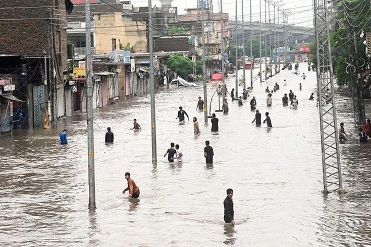 Pakistan'da şiddetli yağış nedeniyle 7 kişi hayatını kaybetti