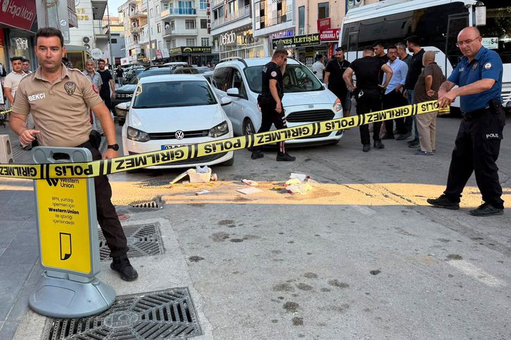 Doğum günü pastasıyla yürürken silahlı saldırıya uğradı