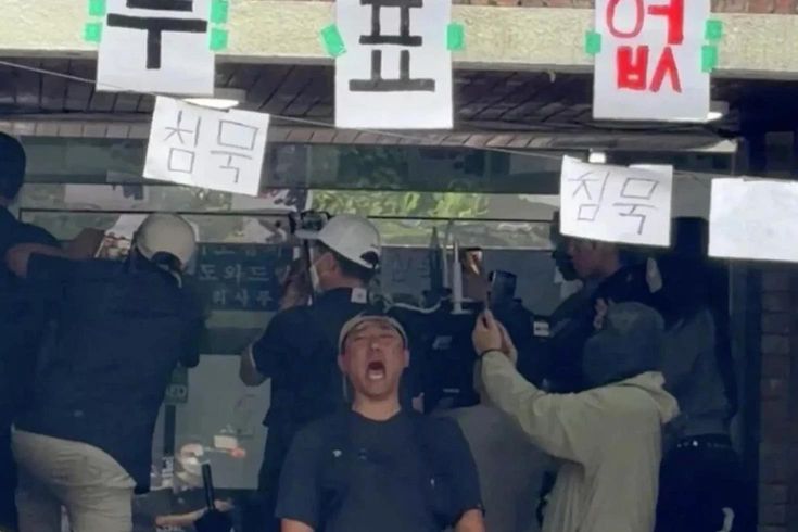 Güney Kore'de oy pusulası yetersizliği nedeniyle başlayan protestolar 11. gününde sürüyor