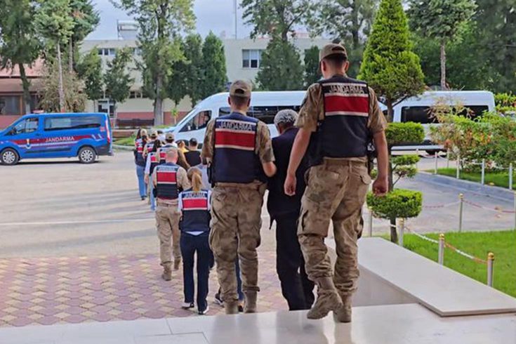 Usulsüz sağlık raporu düzenleyerek kamuyu 200 milyon TL zarara uğratan 4 kişi tutuklandı