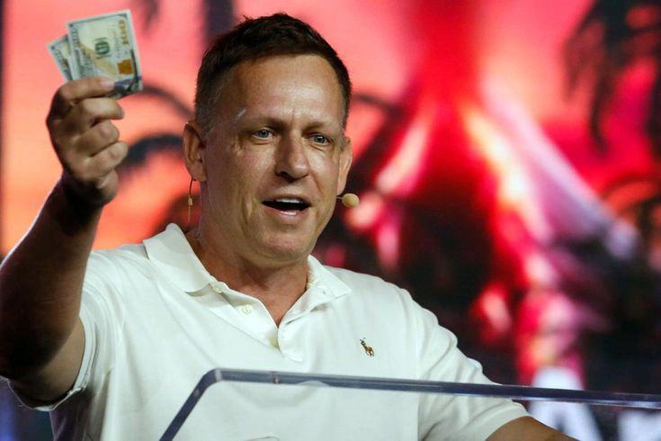 Palantir'in kurucu ortaklarından Peter Thiel'in gizli bir topluluk kurduğu iddia edildi