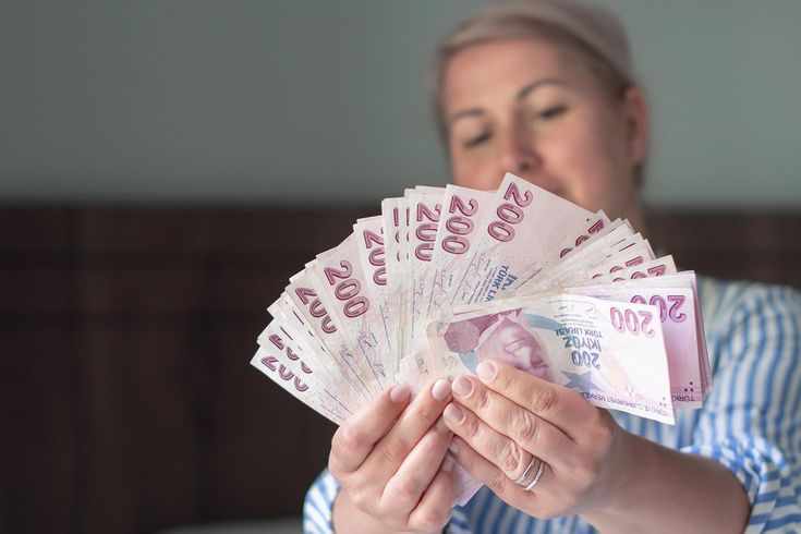 AK Parti kaynakları en düşük emekli maaşı için rakam verdi