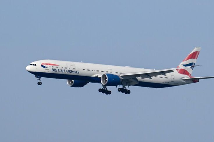 Tokyo'daki havalimanında British Airways yolcu uçağında akıllı telefon alev aldı