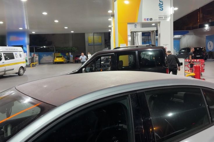 Eyüpsultan'da akaryakıt istasyonunda silahlı saldırı: 3 yaralı
