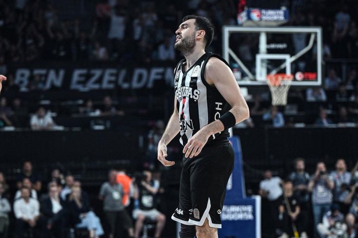 Beşiktaş'tan ayrılan Yiğit Arslan, Trabzonspor'a imza attı
