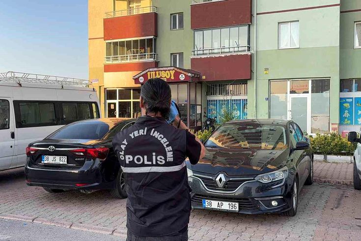 Kayseri'de bir kişi babası tarafından evde ölü bulundu