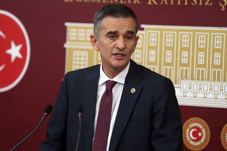 CHP Sakarya Milletvekili Ümit Dikbayır, partisinden istifa etti