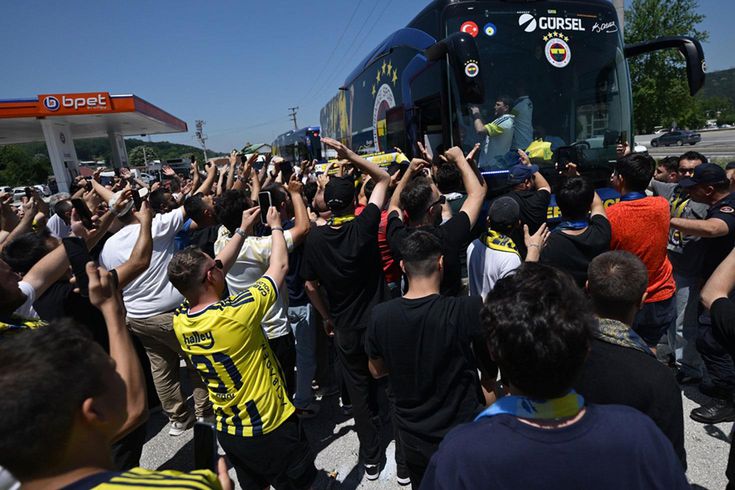 Fenerbahçe'nin kamp kadrosu belli oldu! Mert Hakan detayı