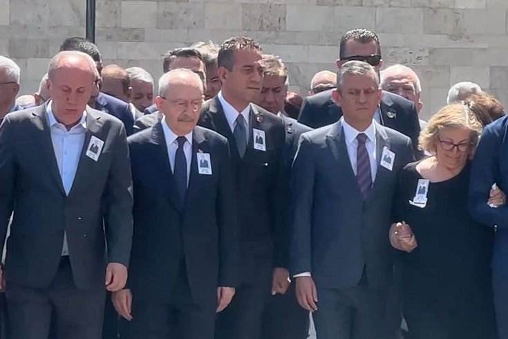 Cenazeye damga vuran görüntü: Kılıçdaroğlu, İnce, Başarır ve Özel aynı karede
