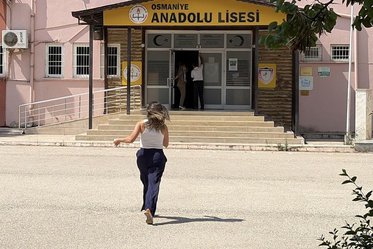 Son saniye YKS'ye alınmayan genç kız: Benim vaktim vardı, kapıyı yüzüme kapattılar