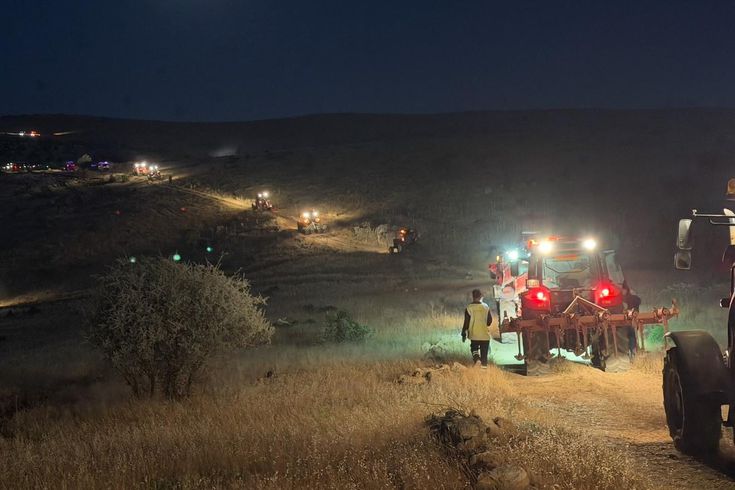 Mardin'de yüzlerce traktörün seferber olduğu yangın kontrol altına alındı