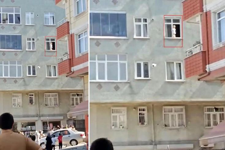 Evin penceresinde yürüyen bebek yürekleri ağza getirdi