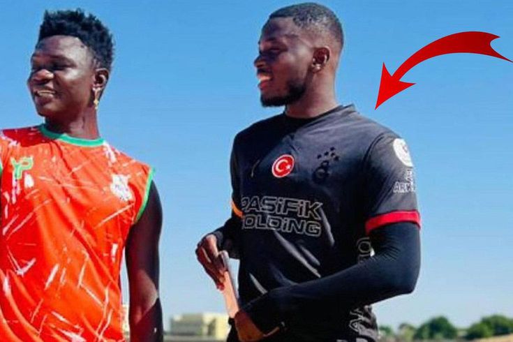 Galatasaray forması giyen Marius Mouandilmadji özür diledi