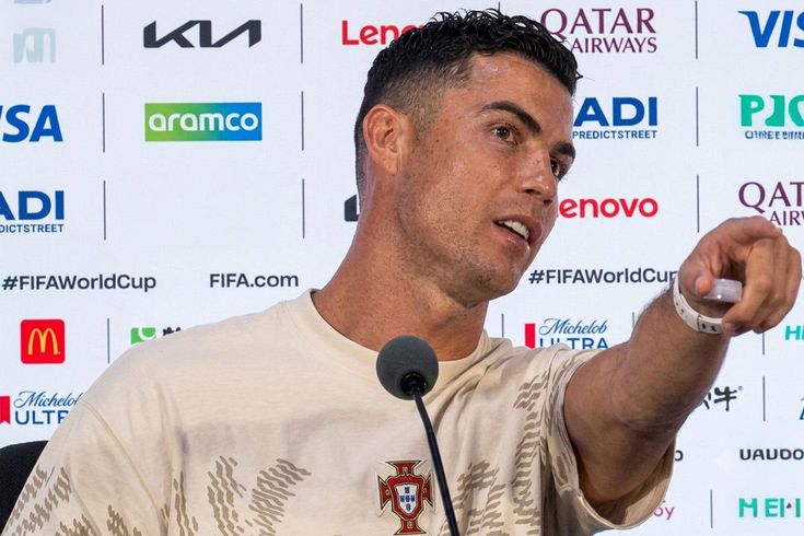 Cristiano Ronaldo'dan gazetecilere fırça