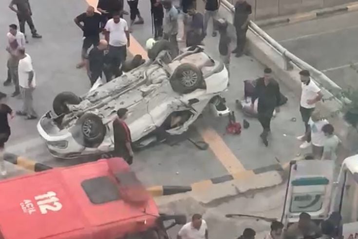 İskenderun'da otomobil devrildi: 2 kişi hayatını kaybetti