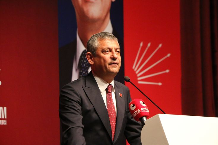 Trump Ankara'ya indi, Özgür Özel'den Rusya ve Çin çıkışı geldi