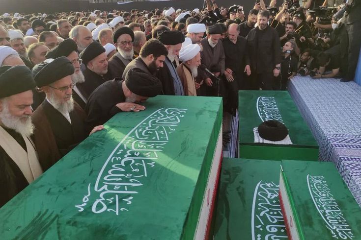 Hamaney'in naaşı Kum'a ulaştı: Halefi törenlere katılmadı