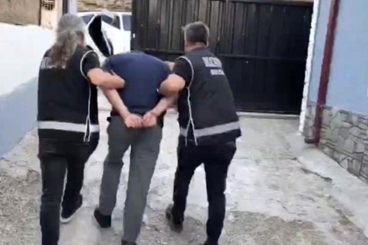 Vatandaşı canından bezdirmişlerdi! Bursa'da tefecilere şafak baskını