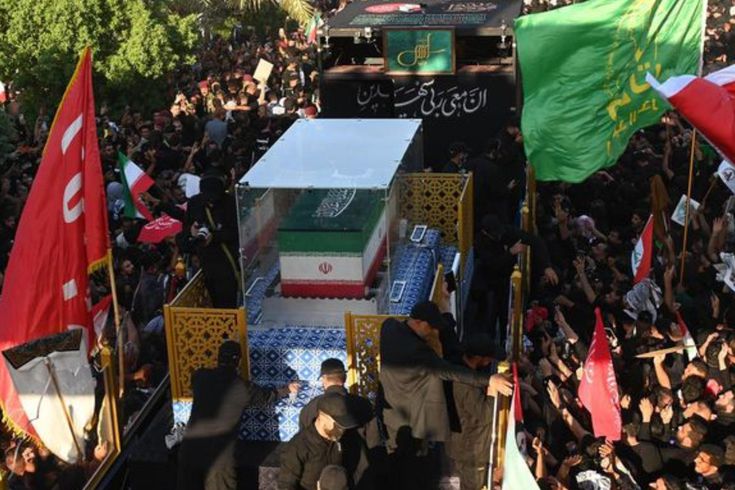 Hamaney için veda törenleri devam ediyor: Naaşı bugün Necef'e ulaştı
