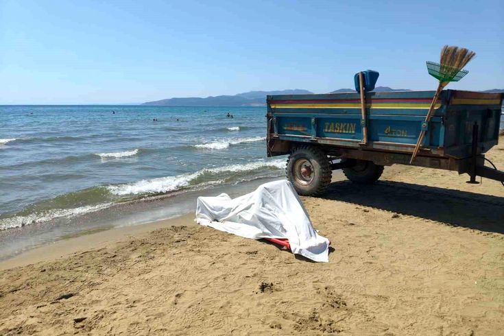 İzmir'de sahilde erkek cesedi bulundu