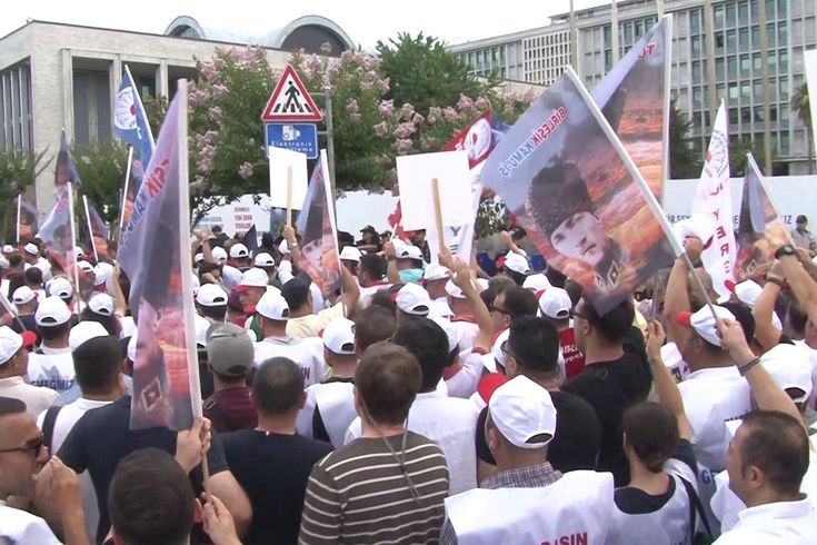 İBB çalışanlarından Saraçhane'de eylem