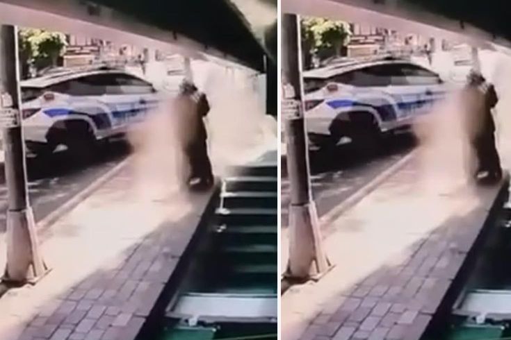 Fatih'te polis aracının motosiklete çarptığı kaza kamerada: 2'si polis 3 yaralı