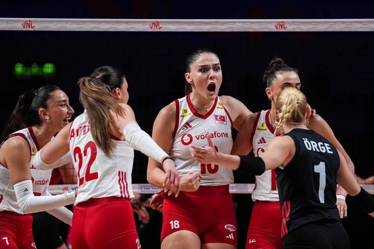 Filenin Sultanları yarı finalde! Kanada'yı geriden gelerek yıktı
