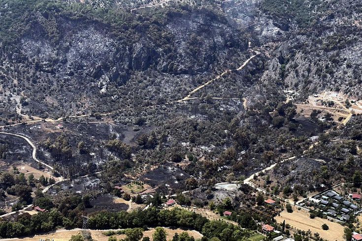 Fethiye’deki yangının tahribatı havadan görüntülendi