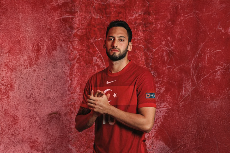 Bodrum yerine Bayburt: Hakan Çalhanoğlu’ndan köy tatili!