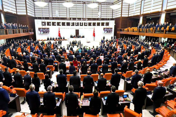 CHP'de büyük çöküş! Meclis'teki parti sıralaması değişti