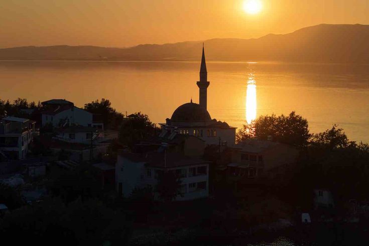 Manzara hayran bıraktı! Görüntü İzmir ve Çanakkale değil doğudan