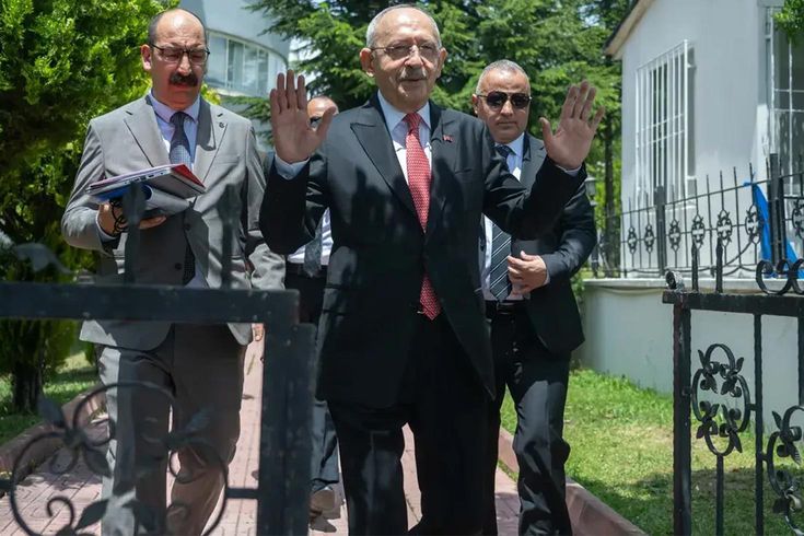 CHP'nin kalesi İzmir'de 24 belediye başkanı ve tüm ilçe örgütleri Yeni Parti'ye geçiyor